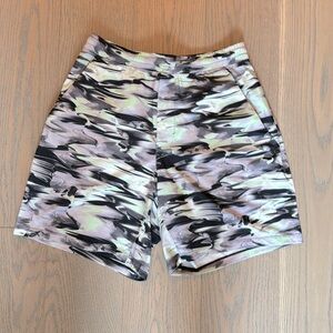 Lululemon 7’ Linerless Shorts Size M